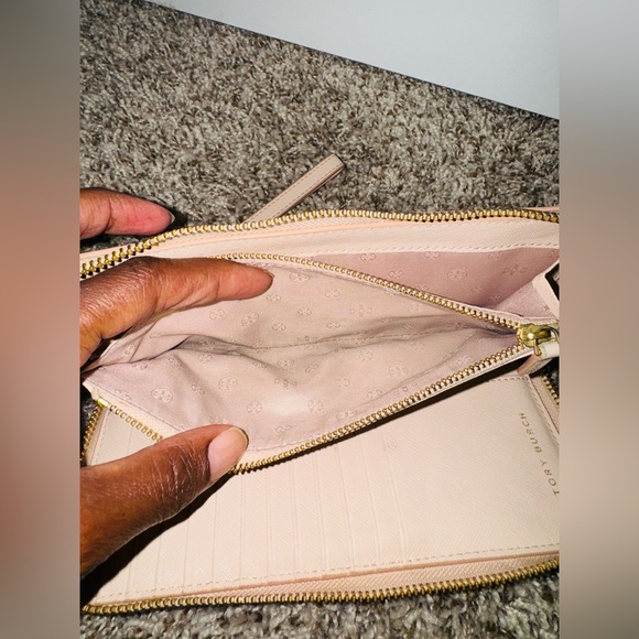 Tory Burch Emerson Blush Zip Around Wristlet Wallet - Picture 7 of 7